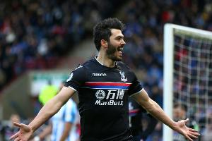 England: Viererpack von Liverpools Salah - Druck auf Huddersfield wächst