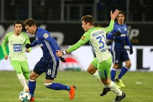 Fährmann und Knoche-Eigentor sorgen für Schalke-Sieg in Wolfsburg