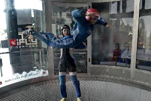 Rasante Titelkämpfe beim Indoor Skydiving