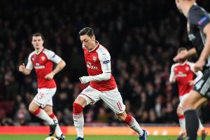 Özil nimmt mit Arsenal Titel in der Europa League ins Visier
