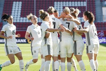 Küken Schüller sorgt mit Viererpack für gelungenes Hrubesch-Debüt