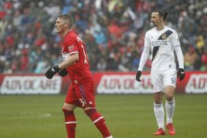 Schweinsteiger und Co. spielen in Trikots aus Plastikmüll