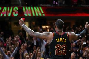 James wirft Cavaliers mit nächstem "Buzzer Beater" zum Sieg