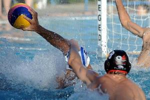 Wasserball: Berlin wehrt Hannovers zweiten Matchball ab