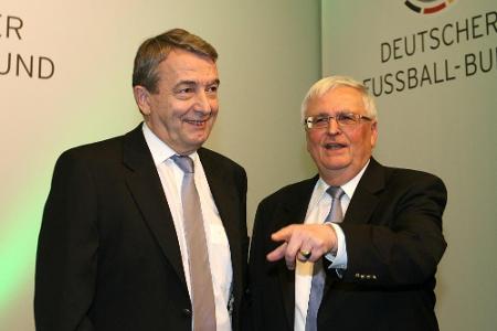 Bild: Niersbach, Zwanziger, Schmidt und Linsi in WM-Affäre angeklagt