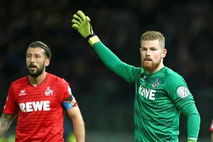 FC-Keeper Horn und Maroh lassen sich Freundschafts-Tattoos stechen