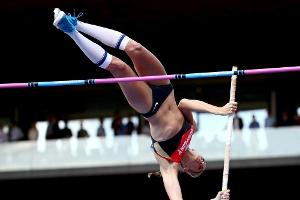 Defibrillator eingesetzt: Herz-OP bei Stabhochsprung-Meisterin Bauer