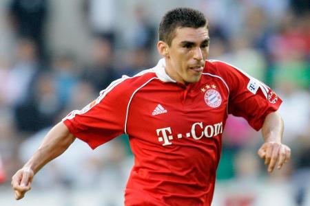 Kam 2004 von Bayer Leverkusen - 12 Millionen Euro Ablöse - 218 Spiele für Bayern - 12 Tore