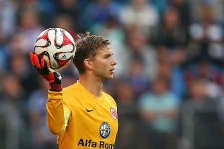 Frankfurt holt Torhüter Wiedwald zurück