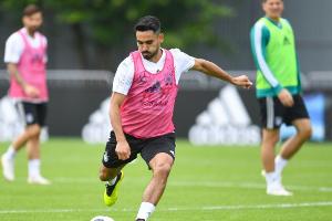 Bild: Auto von Gündogan angegriffen - Scheibe zerstört