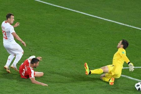 Die Schweiz bezwingt die Serben: Dreikampf in der Gruppe E