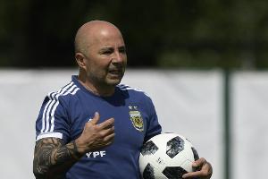 Argentinien-Coach Sampaoli glaubt nicht an Messi-Rücktritt