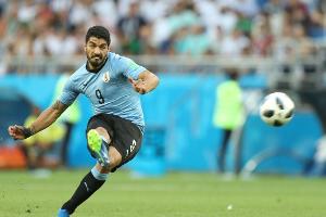 Uruguay verpasst Russland ersten Dämpfer - Smolnikow fliegt vom Platz