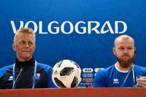 Frage nach Sexverbot in Islands Team sorgt für Lacher - "Solange die Frauen nicht da sind"