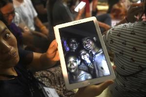 Höhlen-Drama in Thailand: Infantino lädt Fußball-Team zum WM-Finale ein