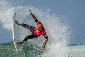 Surfidol Slater kündigt Karriereende für 2019 an