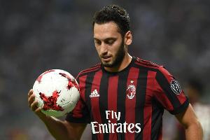 Schreibfehler auf Calhanoglu-Trikot