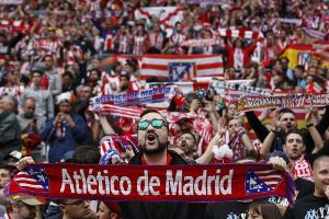 Atletico verschenkt Sitzschalen an Dauerkarteninhaber