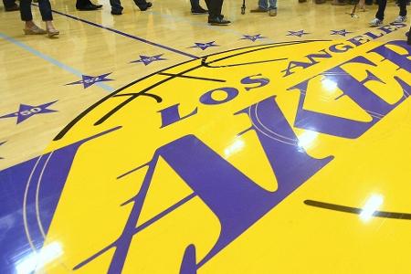 Bonga gibt Debüt für die Lakers: 