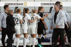 DFB-Frauen: Schlüter verletzt, Frohms rückt nach