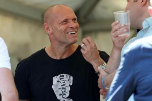 Ex-Fußballprofi Legat sagt MMA-Kampf ab