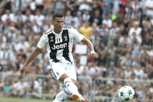 Hype um Ronaldo: 600 Polizisten bei abgebrochenem Juve-Spaßkick im Alpendorf