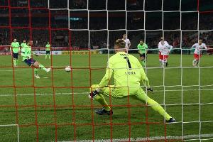 Pokalsieg in Köln: Kriselnde Schalker beenden Torlos-Serie