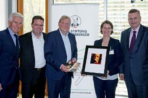 DOSB-Vorsitzende Rücker neu im Kuratorium der Sepp-Herberger-Stiftung