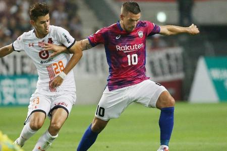 Podolski fliegt bei Kobe-Niederlage vom Platz