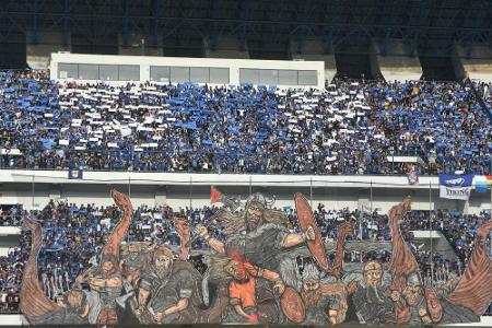 Indonesischer Fußball-Fan mit Eisenstangen zu Tode geprügelt