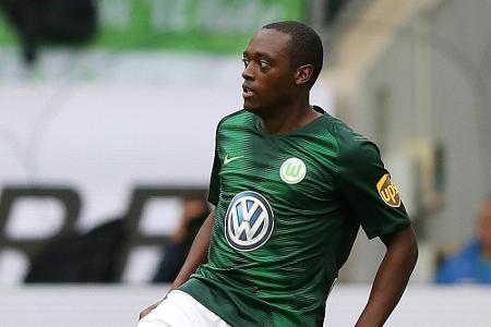 Vom Ball getroffen: Kameramann in Wolfsburg 