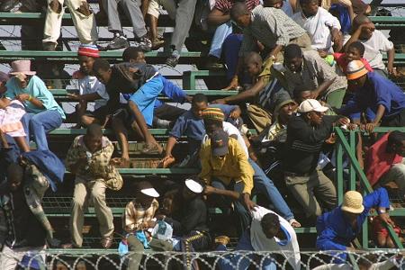 Angola: Zwei Kinder sterben nach Massenpanik beim Fußball