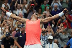 US Open: Nadal und Anderson mit Mühe weiter