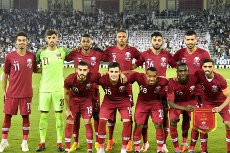 WM-Gastgeber Katar holt Remis gegen Island