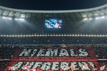 Erfolgreicher Support! Mit der Unterstützung der Fans im Rücken, drehen die Bayern im CL-Viertelfinale 2014/2015 eine 1:3-Hi...
