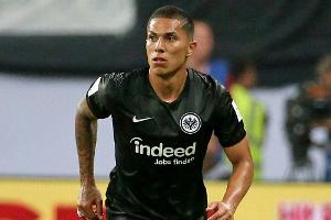 Nach langer Verletzungspause: Mexikaner Salcedo wieder im Eintracht-Training