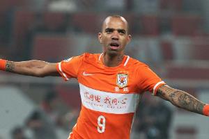 China: Tardelli fasst sich während Hymne ins Gesicht und kassiert Sperre