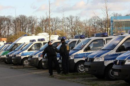 Nach Krawallen von Rostock: 311 Club-Fans vorübergehend in Gewahrsam