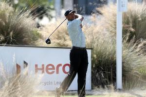 Turniergastgeber Woods auf den Bahamas weit zurück