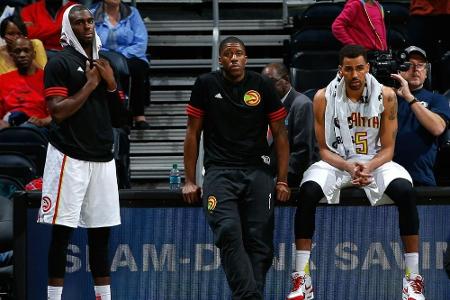 Basketballer mit Bulldogge im Handgepäck: 