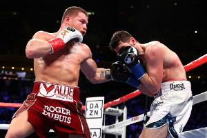 Boxen: Alvarez gewinnt dritten WM-Titel