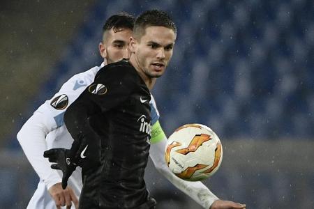 Auch Gacinovic hält der Eintracht die Treue