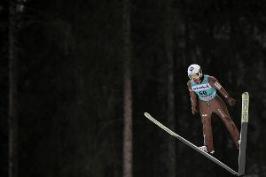 Für Stochs Erfolg: Horngacher-Assistent trägt gesegnetes Glücksleiberl"