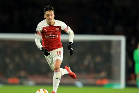 Emery spricht Özil Vertrauen aus: 