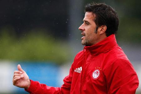 Anfang Juli hat der Portugiese das Ruder bei Bayerns Gruppengegner Olympiakos Piräus übernommen. Mit 38 Jahren ist er der jü...