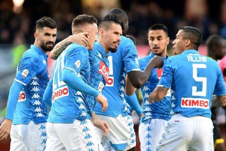 Neapel bleibt Juve auf den Fersen