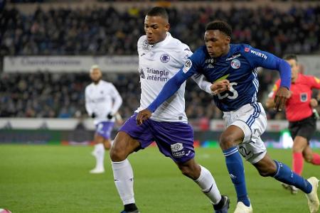 FC Barcelona holt Abwehrtalent Todibo