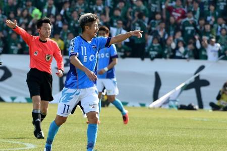 Fußball-Oldie Miura: Nächster Vertrag für 51-Jährigen