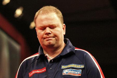 Doch kein Karriere-Ende: Fünfmaliger Darts-Weltmeister van Barneveld rudert zurück