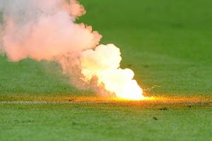Pyrotechnik: Spielabbruch in Schweizer Fußballliga
